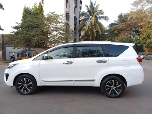 XUV 700