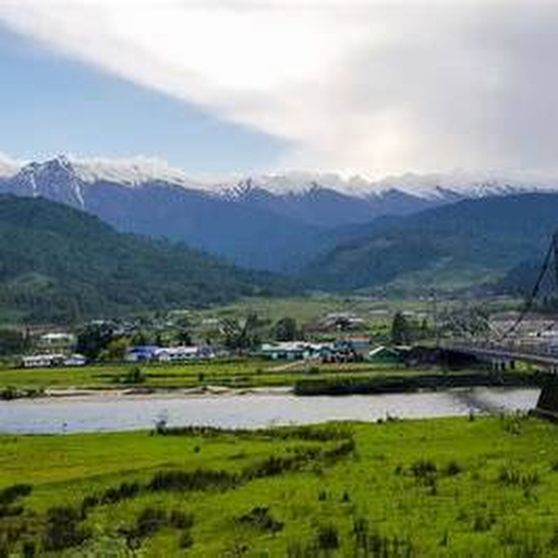 Scenic mountain valley for Northeast road trip